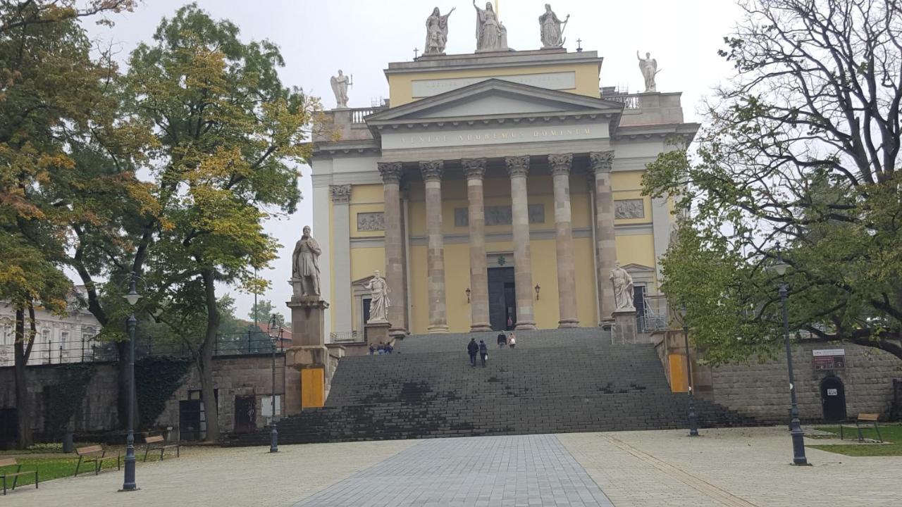 Eger Napsugar Lägenhet Exteriör bild